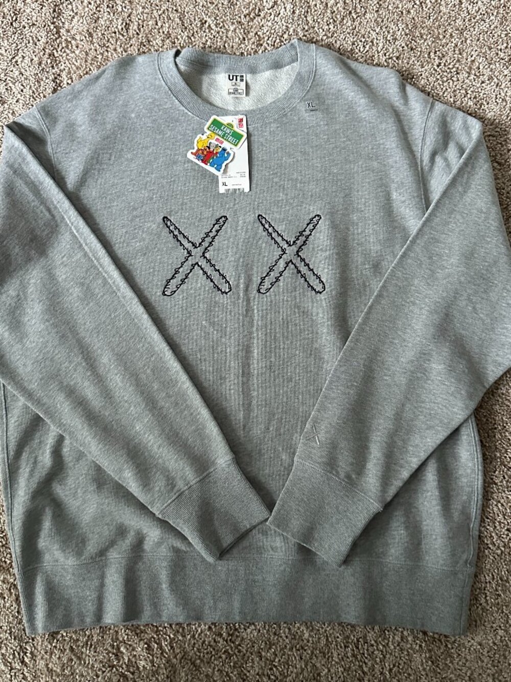 NWT Uniqlo x KAWS x Sesame Street Sweatshirt - Gray - Size XL